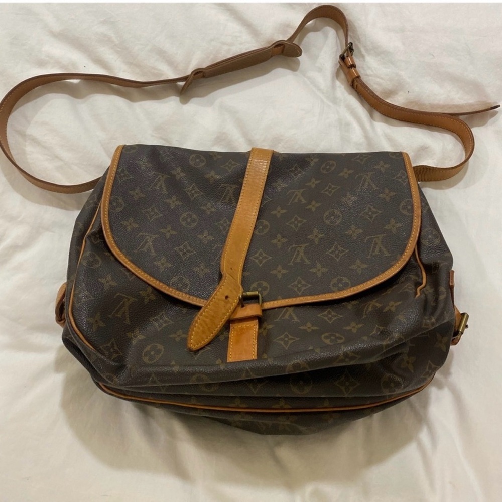 Louis Vuitton Saumer Monogram Tan and Brown Messenger Bag - Picture 8 of 17